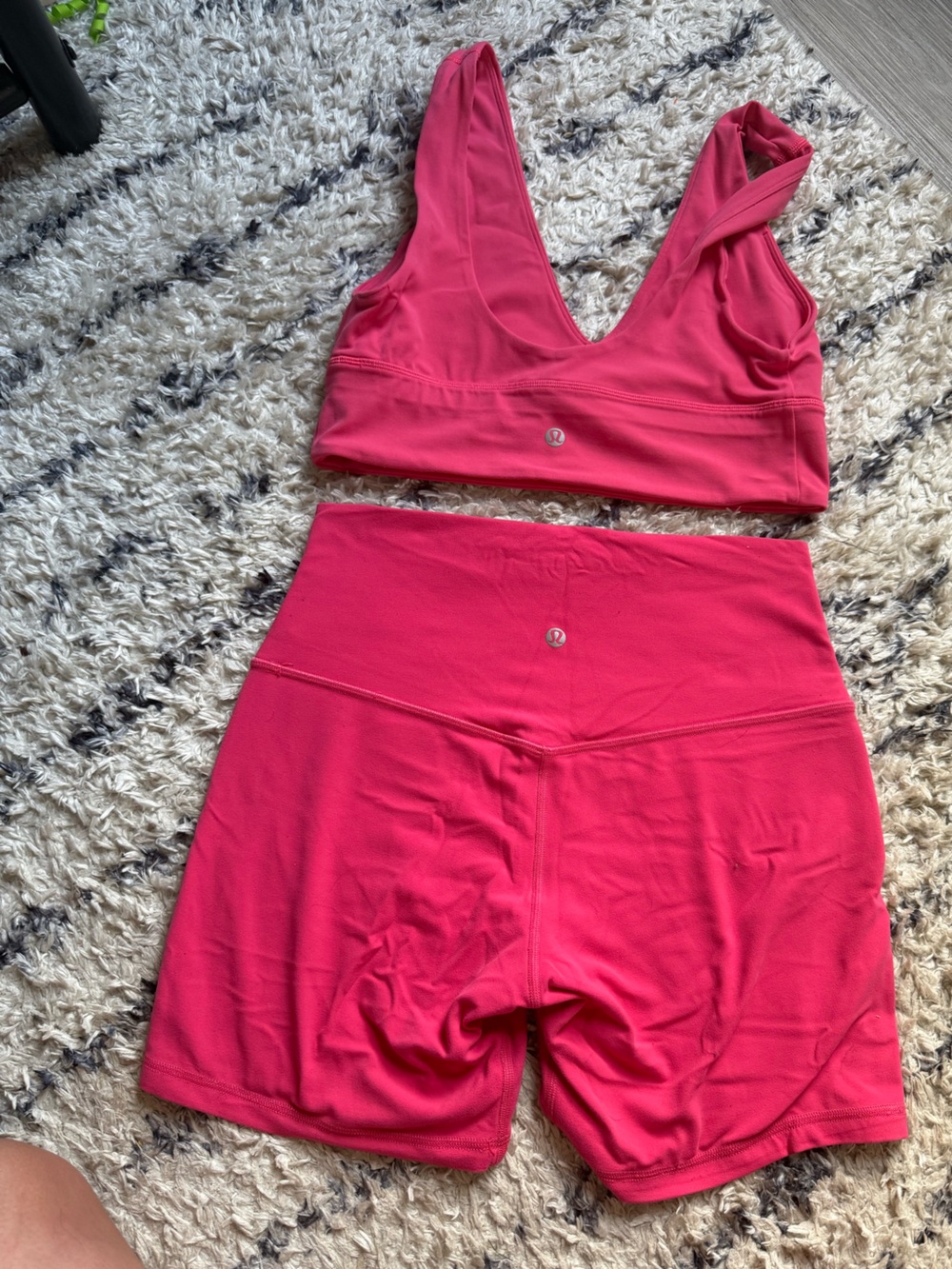 Need gone tonight! Lipgloss pink lululemon align set size 8 - Picture 2 of 4